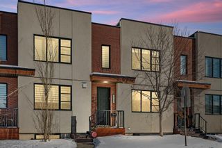 Main Photo: 2704 22 Street SW in Calgary: Richmond Row/Townhouse for sale : MLS®# A2032749