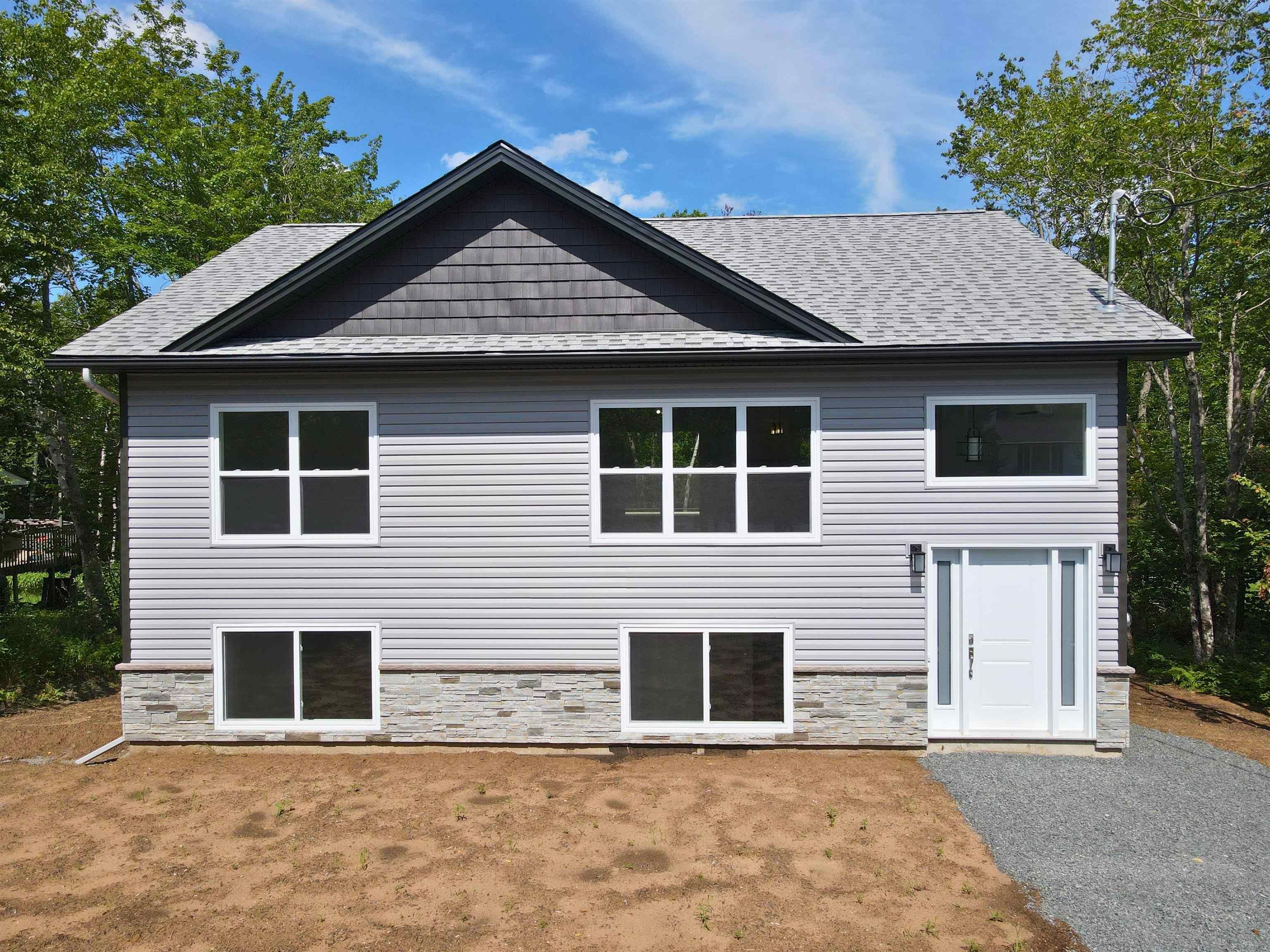 Main Photo: 26 Rockwell Drive in Mount Uniacke: 105-East Hants/Colchester West Residential for sale (Halifax-Dartmouth)  : MLS®# 202315374