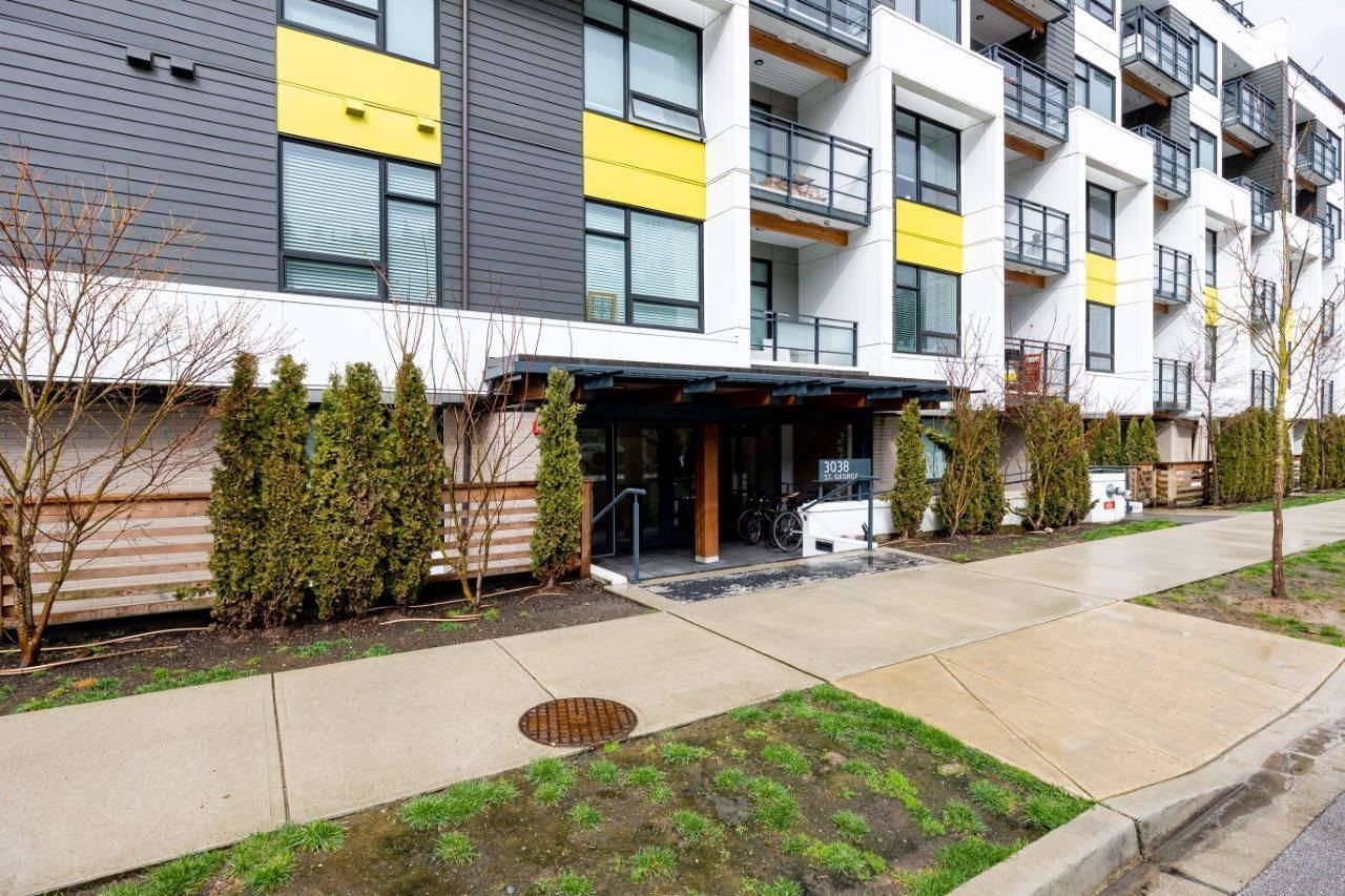 Main Photo: 108 3038 ST GEORGE STREET in : Port Moody Centre Condo for sale : MLS®# R2763734