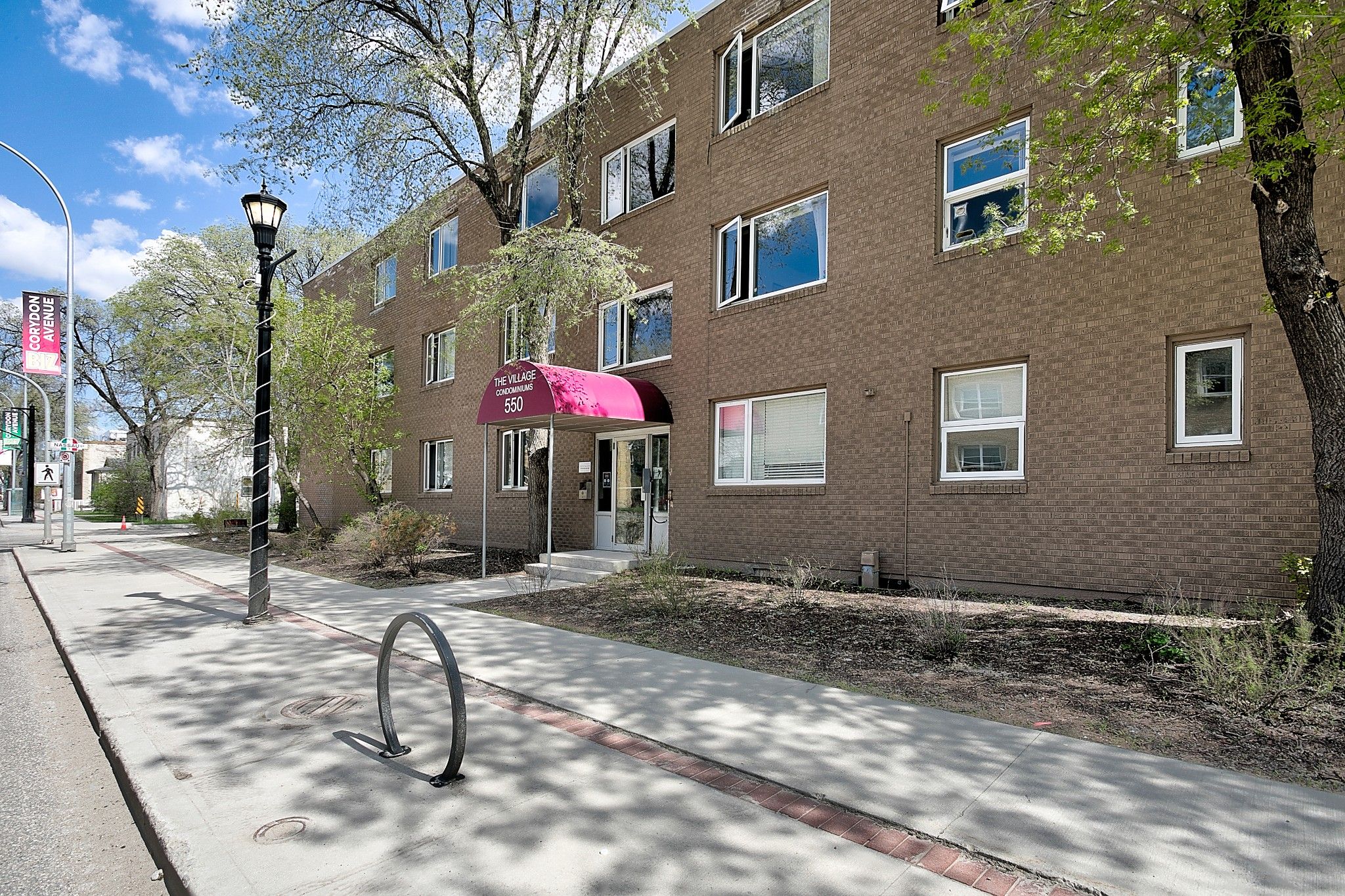 Main Photo: 4 550 Corydon Avenue in Winnipeg: Crescentwood Condominium for sale (1B)  : MLS®# 202211617