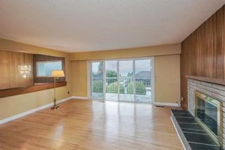 Photo 3: 1149 DANSEY Avenue in Coquitlam: Central Coquitlam House for sale : MLS®# R2775013