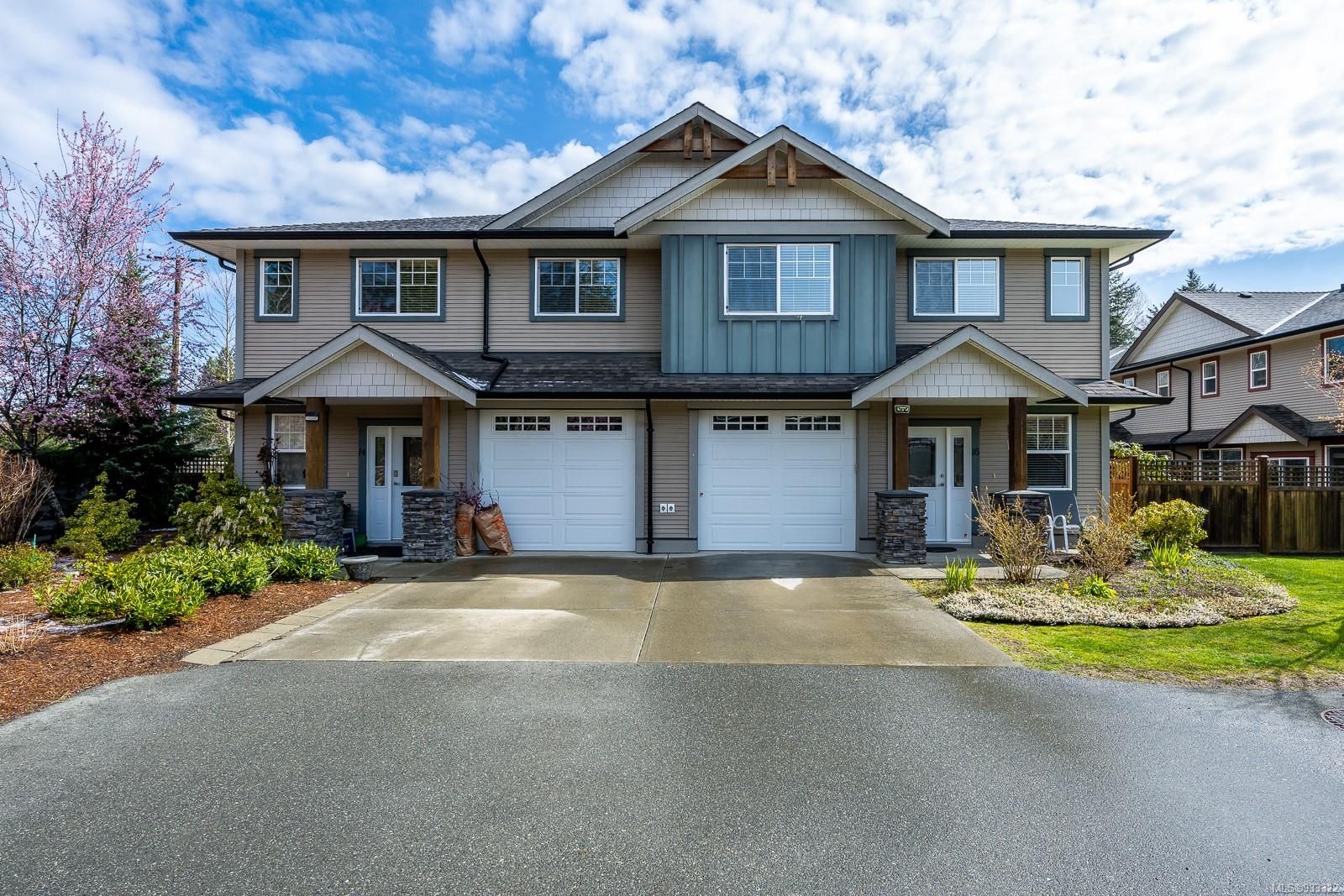 Main Photo: 16 2112 CUMBERLAND Rd in Courtenay: CV Courtenay City Row/Townhouse for sale (Comox Valley)  : MLS®# 933322