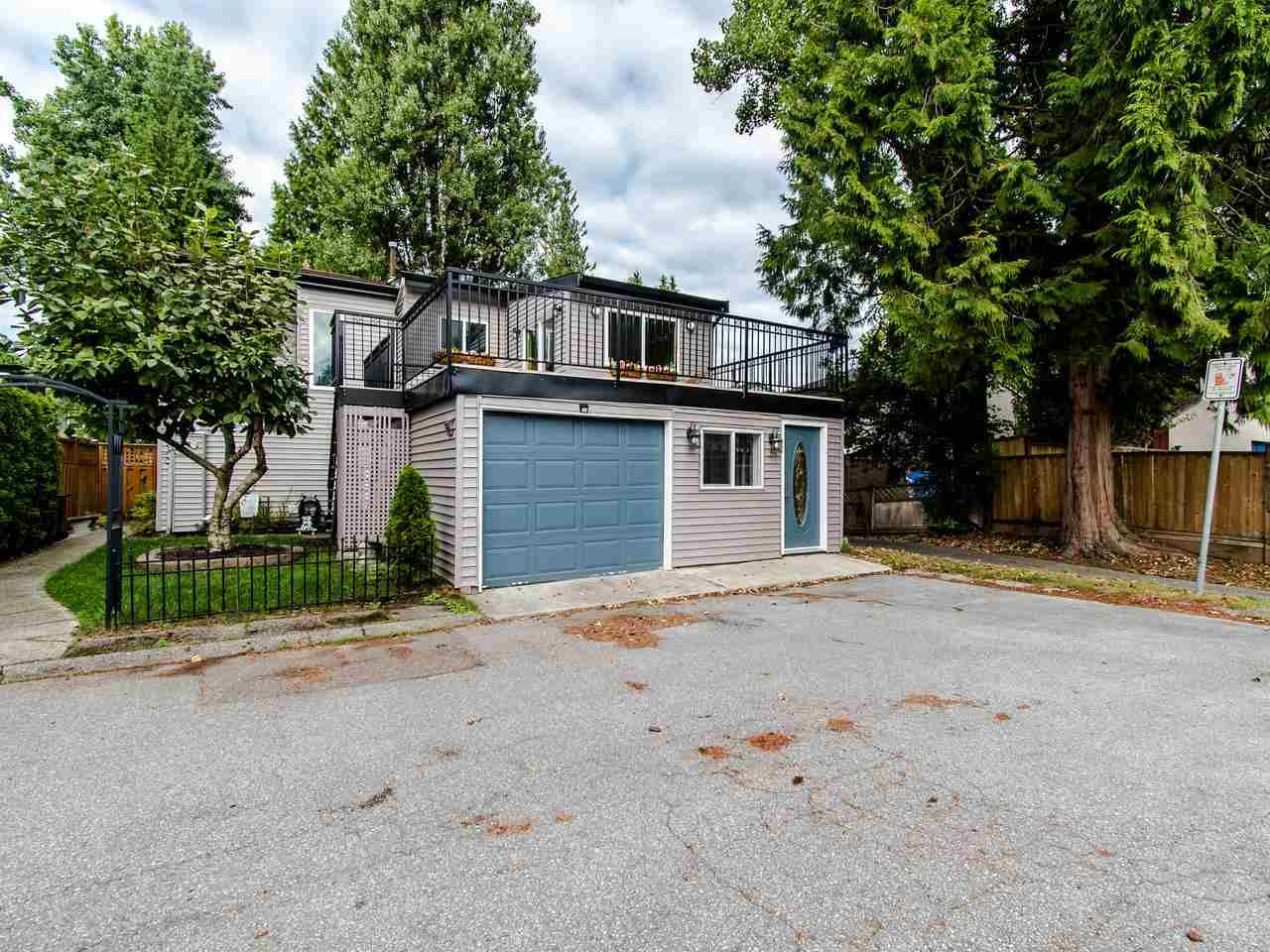 Main Photo: 3009 MAPLEBROOK Place in Coquitlam: Meadow Brook House for sale : MLS®# R2402491
