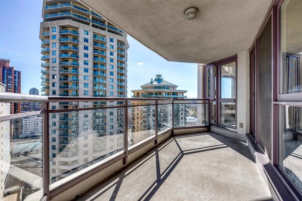 Main Photo: 1608 1108 6 Avenue SW in Calgary: Downtown West End Apartment for sale : MLS®# A1063227