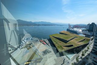 Photo 18: 2303 277 THURLOW Street in Vancouver: Coal Harbour Condo for sale in "Three Harbour Green" (Vancouver West)  : MLS®# R2792910