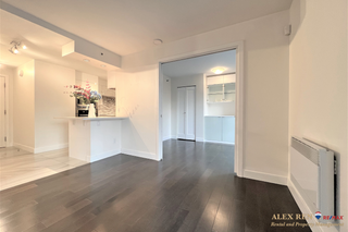Photo 12: Spacious 3Br 2Ba Complete Renovated Condo in Yaletown (AR164)