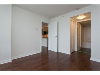 Photo 10: 2006 1 RENAISSANCE Square in New Westminster: Quay Condo for sale in "THE Q" : MLS®# V1043023