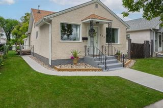 Photo 2: 433 Rosseau Avenue in Winnipeg: West Transcona Residential for sale (3L)  : MLS®# 202320786