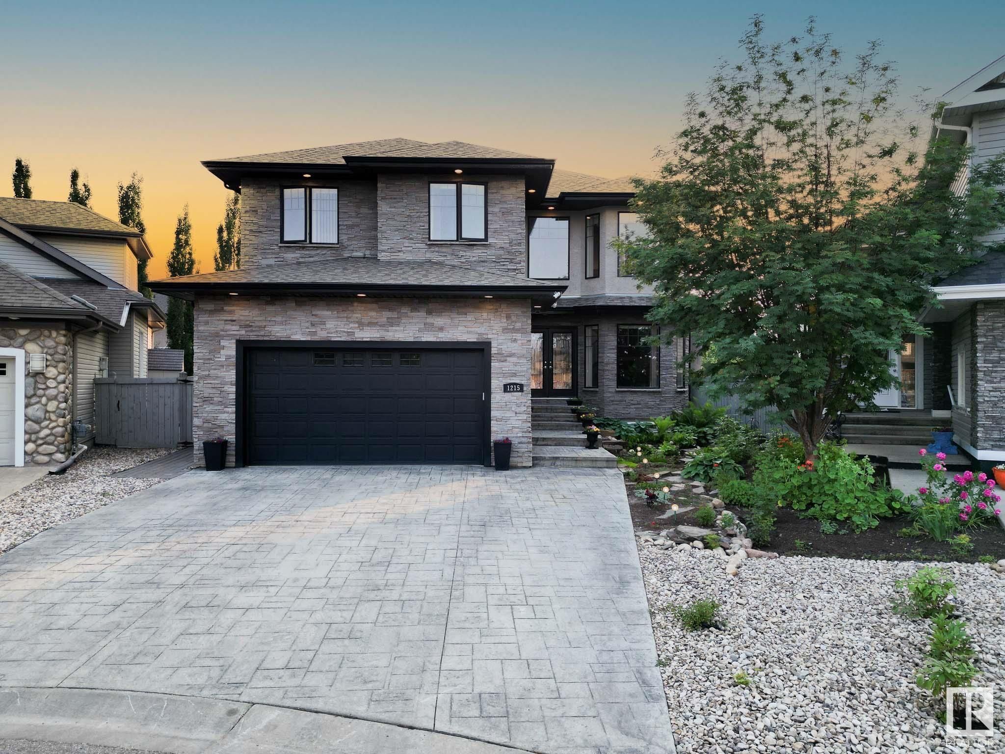 Main Photo: 1215 CUNNINGHAM Drive in Edmonton: Zone 55 House for sale : MLS®# E4345760
