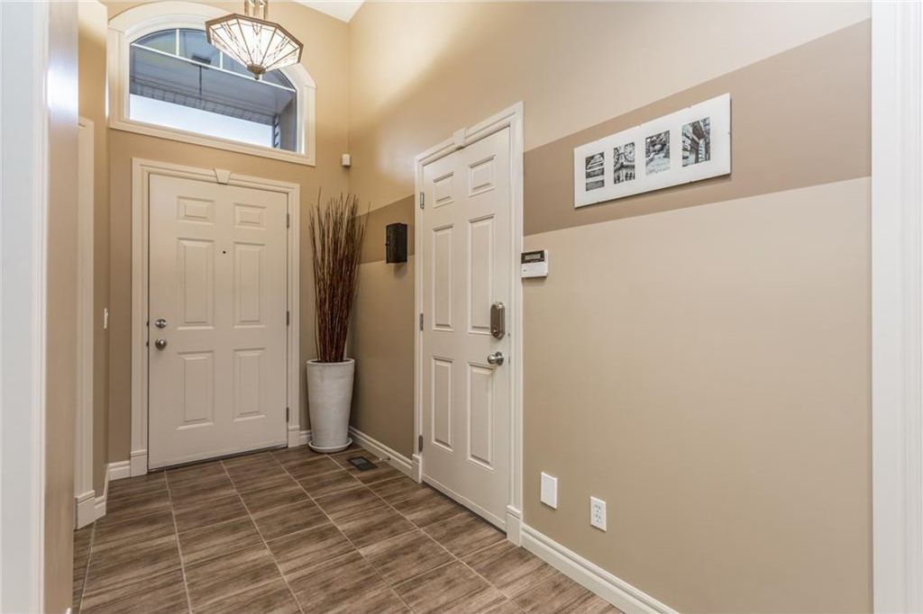 Photo 2: Photos: 256 EVERGREEN Plaza SW in Calgary: Evergreen House for sale : MLS®# C4144042