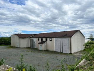 Photo 1: 4040 Midport Rd in Campbell River: CR Campbell River North Industrial for sale : MLS®# 907966