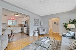 Photo 4: 324 Trafford Drive NW in Calgary: Thorncliffe Detached for sale
