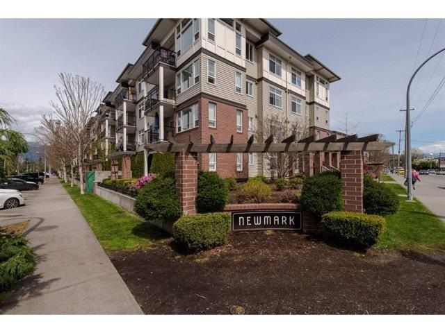 Main Photo: 409 9422 VICTOR Street in Chilliwack: Chilliwack N Yale-Well Condo for sale in "NEW MARKET" : MLS®# R2337237