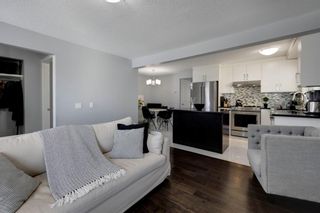 Photo 12: 15 Woodmont Green SW in Calgary: Woodbine Detached for sale : MLS®# A1189304