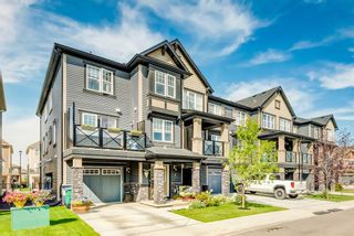Photo 1: 338 Hillcrest Square SW: Airdrie Row/Townhouse for sale : MLS®# A1254422