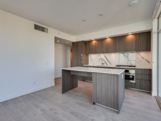 Photo 6: 1409 6463 SILVER Avenue in Burnaby: Metrotown Condo for sale in "MAYWOOD ON THE PARK" (Burnaby South)  : MLS®# R2732826