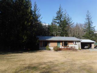 Photo 2: 1244 20 Highway in Bella Coola: Bella Coola/Hagensborg House for sale (Williams Lake (Zone 27))  : MLS®# R2449986