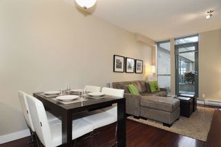 Photo 5: 205 1238 BURRARD STREET in Vancouver West: Home for sale : MLS®# R2007783