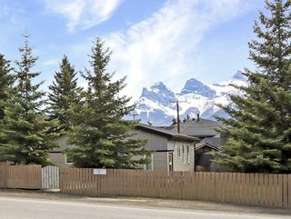 Photo 2: 228 17th Street: Canmore Detached for sale : MLS®# A2132418