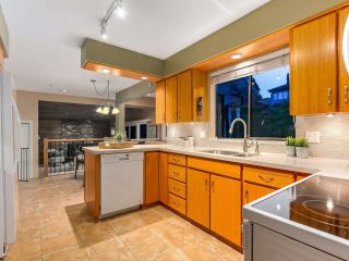 Photo 2: 6341 PYNFORD Court in Burnaby: South Slope House for sale (Burnaby South)  : MLS®# R2304449