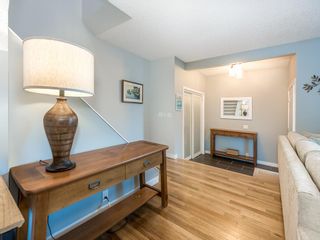 Photo 5: 360 Point Mckay Gardens NW in Calgary: Point McKay Row/Townhouse for sale : MLS®# A2019988