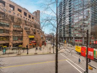 Photo 2: 301 819 HAMILTON Street in Vancouver: Downtown VW Condo for sale in "Eight One Nine" (Vancouver West)  : MLS®# R2864732