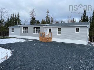 Photo 1: 18 1134 Lake Egmont Road in Lake Egmont: 105-East Hants/Colchester West Residential for sale (Halifax-Dartmouth)  : MLS®# 202318218