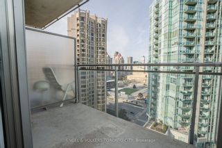Photo 6: 2104 225 Webb Drive in Mississauga: City Centre Condo for lease : MLS®# W8262986