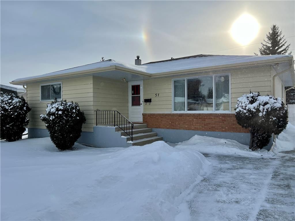 Main Photo: 57 Amundsen Bay in Winnipeg: Westwood Residential for sale (5G)  : MLS®# 202401482