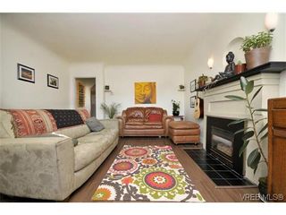 Photo 3: 3131 Donald St in VICTORIA: SW Tillicum House for sale (Saanich West)  : MLS®# 634359