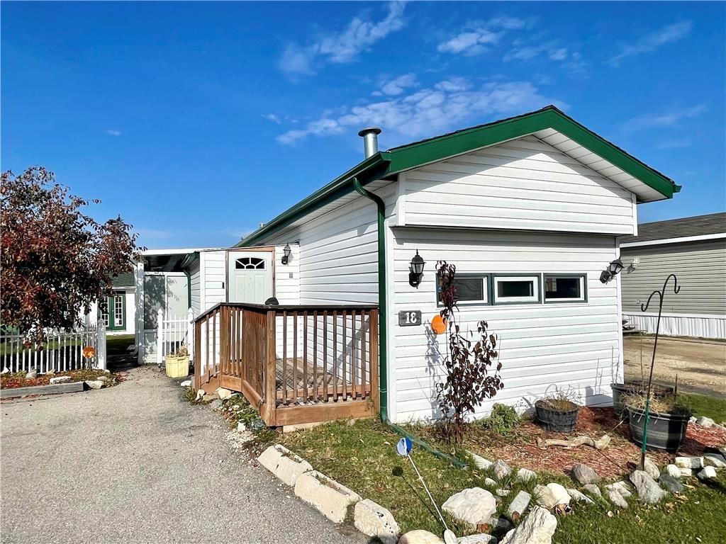 Main Photo: 18 DELTA Crescent in St Clements: Pineridge Trailer Park Residential for sale (R02)  : MLS®# 202220491