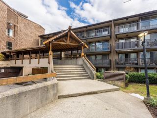 Photo 2: 305 9857 MANCHESTER Drive in Burnaby: Cariboo Condo for sale in "Barclay Woods" (Burnaby North)  : MLS®# R2759085