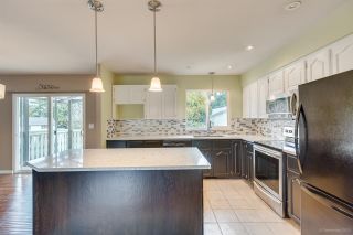 Photo 3: 1623 TAYLOR Street in Port Coquitlam: Lower Mary Hill House for sale : MLS®# R2435811