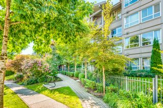 Photo 1: 313 3132 DAYANEE SPRINGS Boulevard in Coquitlam: Westwood Plateau Condo for sale : MLS®# R2608945