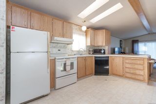Photo 11: 111 17 Chief Robert Sam Lane in View Royal: VR Glentana Manufactured Home for sale : MLS®# 860343