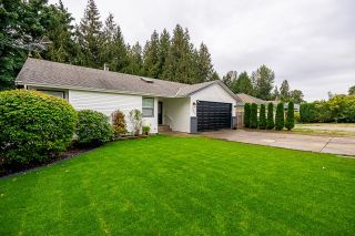 Photo 2: 1840 DAHL Crescent in Abbotsford: Central Abbotsford House for sale in "Dahl Park" : MLS®# R2815871