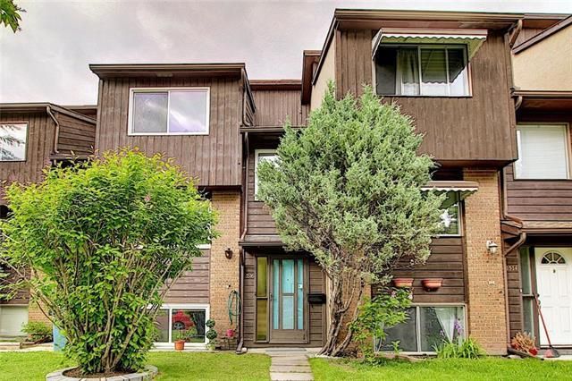 Main Photo: 1516 RANCHLANDS Way NW in Calgary: Ranchlands Row/Townhouse for sale : MLS®# C4302550