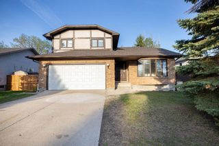 Photo 1: 135 Mayfield Crescent in Winnipeg: Charleswood Residential for sale (1G)  : MLS®# 202011350