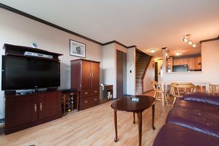 Photo 1: 25 1345 W 4TH Avenue in Vancouver: False Creek Townhouse for sale in "GRANVILLE ISLAND VILLAGE" (Vancouver West)  : MLS®# V994255