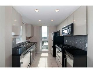 Photo 5: # 4102 1408 STRATHMORE MEWS in Vancouver: False Creek North Condo for sale in "west One" ()  : MLS®# V886987