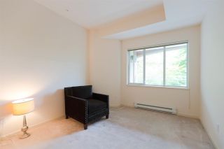 Photo 18: 301 5262 OAKMOUNT Crescent in Burnaby: Oaklands Condo for sale in "Sr. Andrews in the Oaklands" (Burnaby South)  : MLS®# R2271001