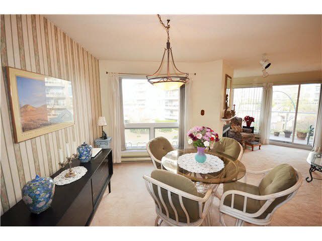 Main Photo: 301 1210 QUAYSIDE Drive in New Westminster: Quay Condo for sale : MLS®# V1099509