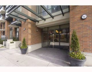 Photo 2: PH7 1082 SEYMOUR Street in Vancouver: Downtown VW Condo for sale in "Freesia" (Vancouver West)  : MLS®# R2851117