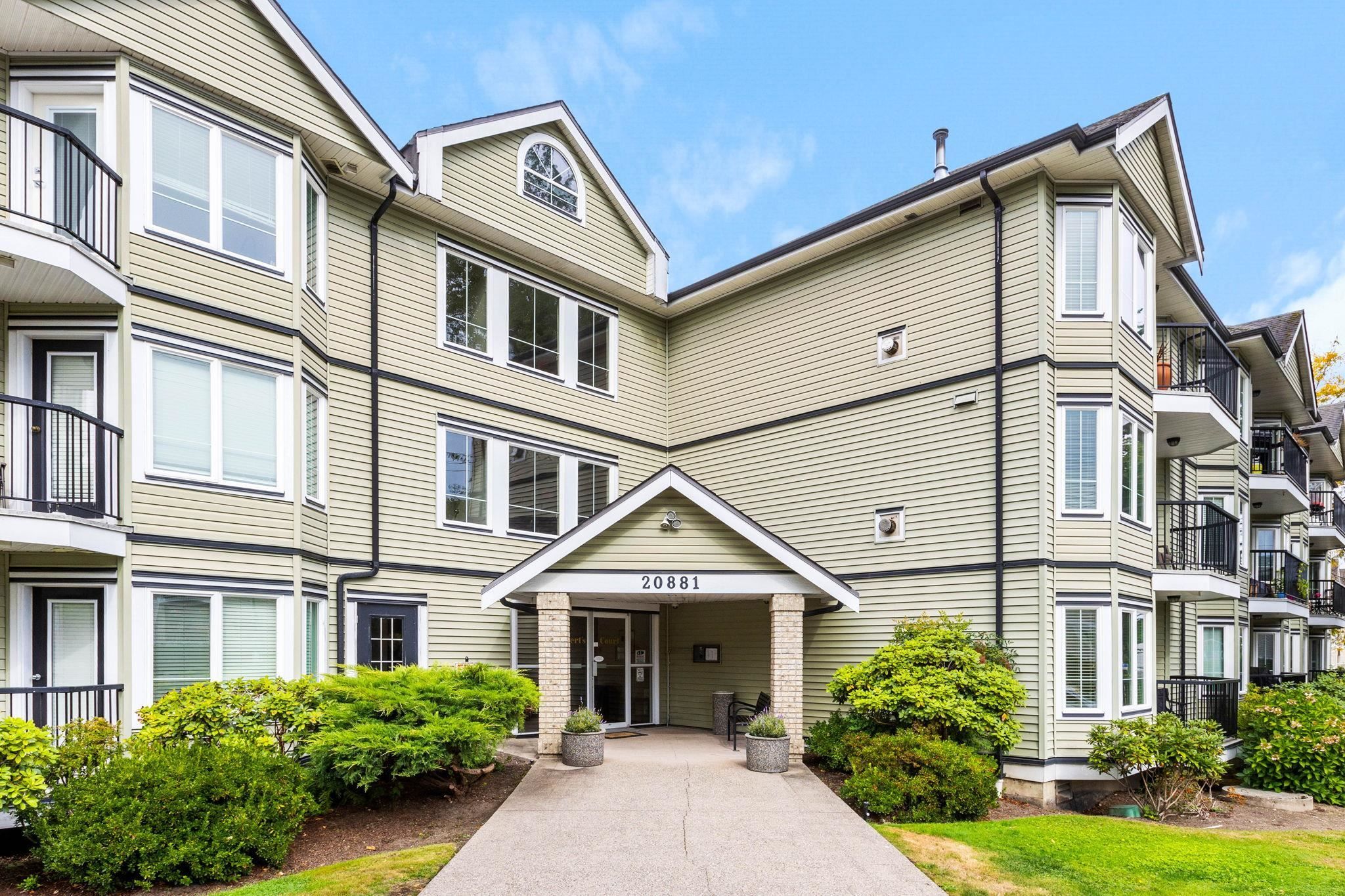 Main Photo: 212 20881 56 Avenue in Langley: Langley City Condo for sale in "Roberts Court" : MLS®# R2838955