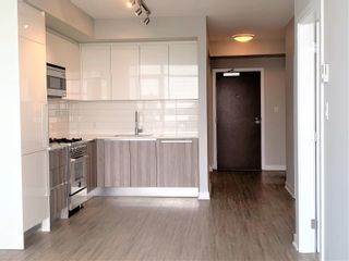 Photo 7: 3302 4900 LENNOX Lane in Burnaby: Metrotown Condo for sale in "THE PARK METROTOWN" (Burnaby South)  : MLS®# R2786740