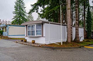 Photo 3: 72 24330 FRASER Highway in Langley: Otter District Manufactured Home for sale in "Langley Grove Estates" : MLS®# R2748626