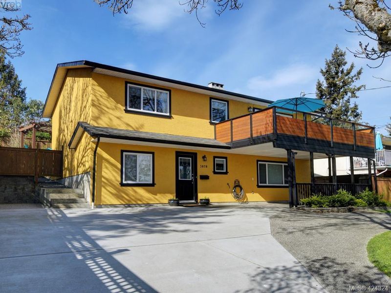 FEATURED LISTING: 3878 Rowland Ave VICTORIA
