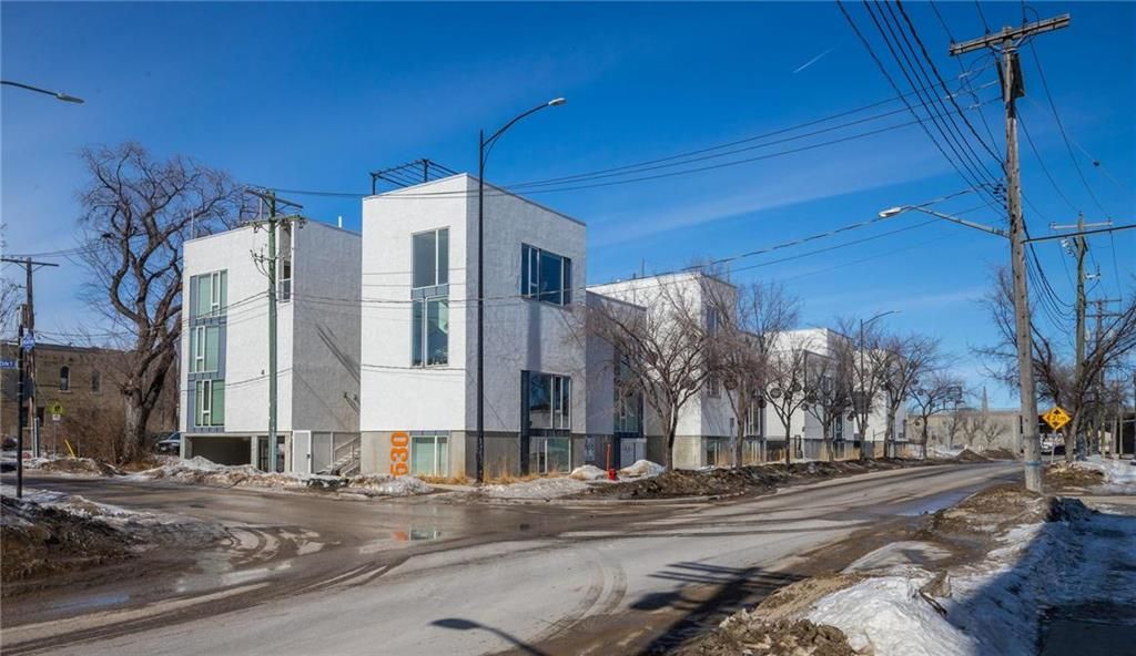 Main Photo: 11 530 Waterfront Drive in Winnipeg: Exchange District Condominium for sale (9A)  : MLS®# 202307703