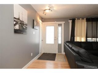 Photo 8: 3307 AVONHURST Drive in Regina: Coronation Park Single Family Dwelling for sale (Regina Area 03)  : MLS®# 528624