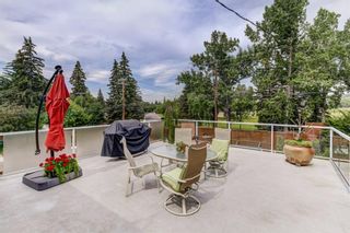 Main Photo: 2436 Chicoutimi Drive NW in Calgary: Charleswood Detached for sale : MLS®# A1245291